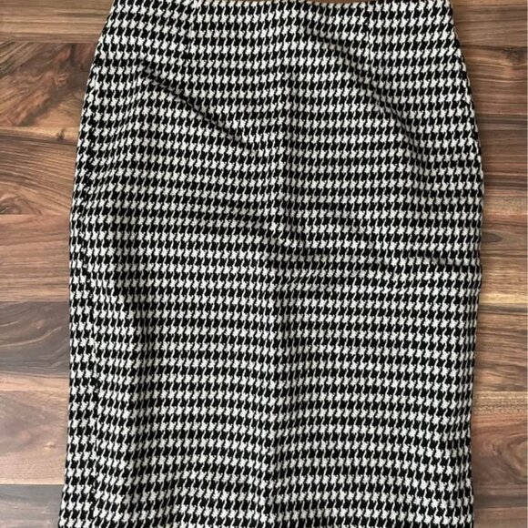 Hugo Boss BOSS houndstooth white and black wool skirt - Picture 1 of 5
